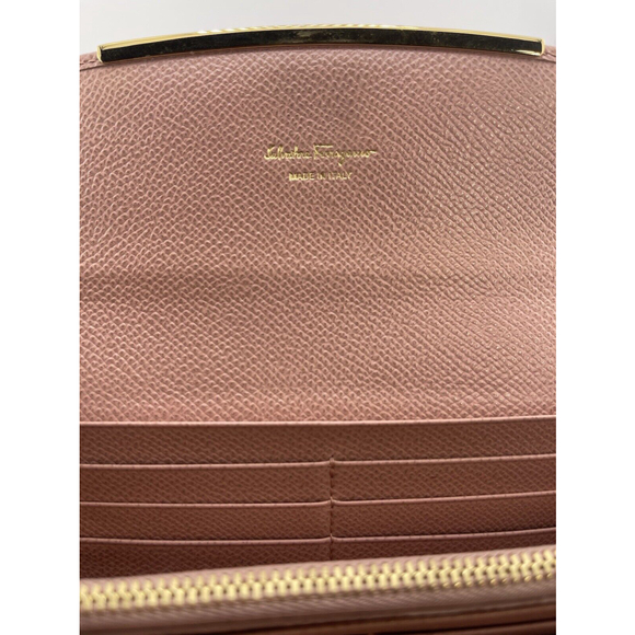 Salvatore Ferragamo Blush Pink Leather Wallet with Gold Hardware - Picture 6 of 7